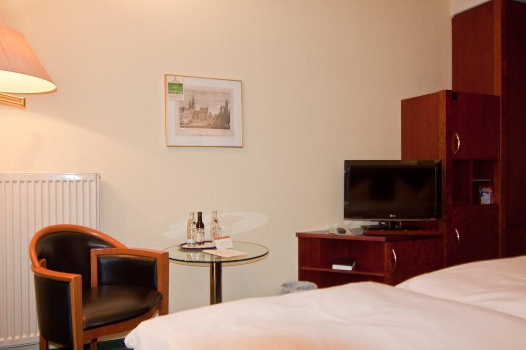Parkhotel Unter Den Linden Halberstadt Eksteriør billede